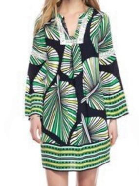 Crown & Ivy Geometric Mini Dress in Green & Black